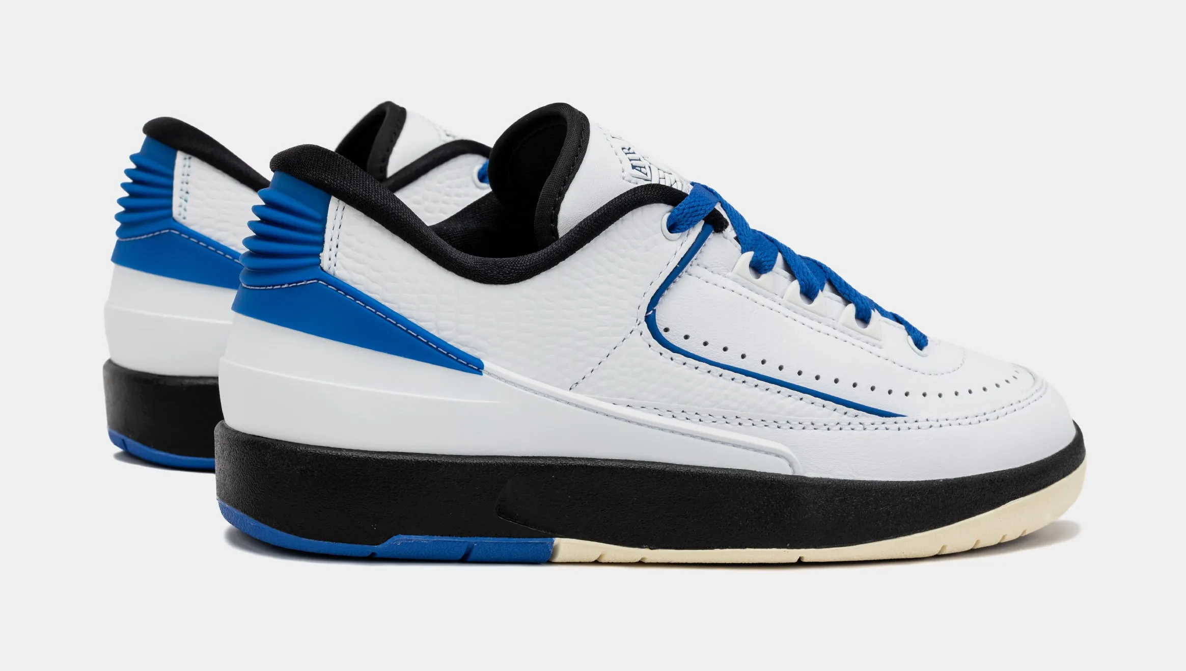 Air Jordan 2 Retro Low Varsity Royal Womens Lifestyle Shoes (White/Blue)