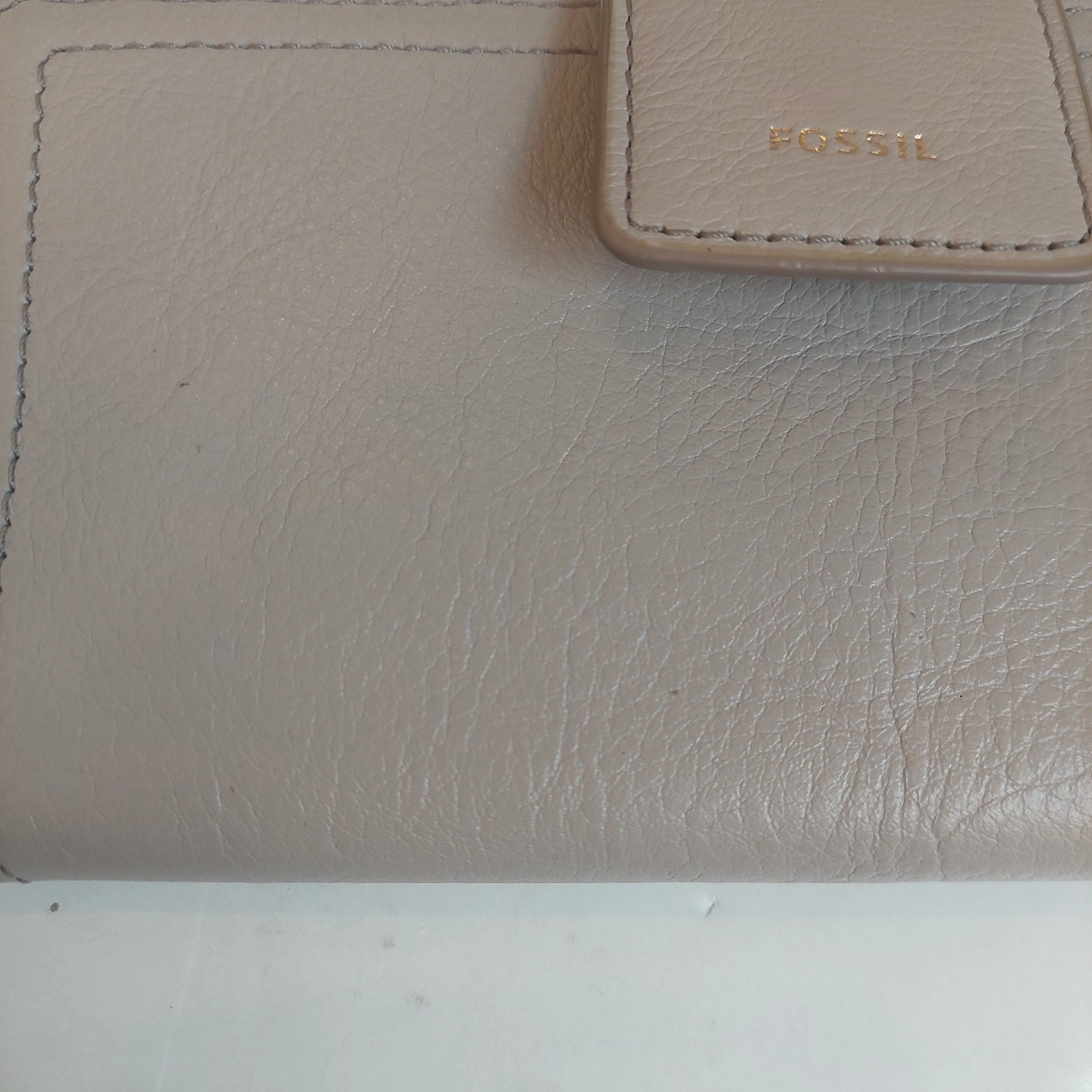 Fossil Taupe Leatherette Logan Tab Wallet Clutch | Like New |