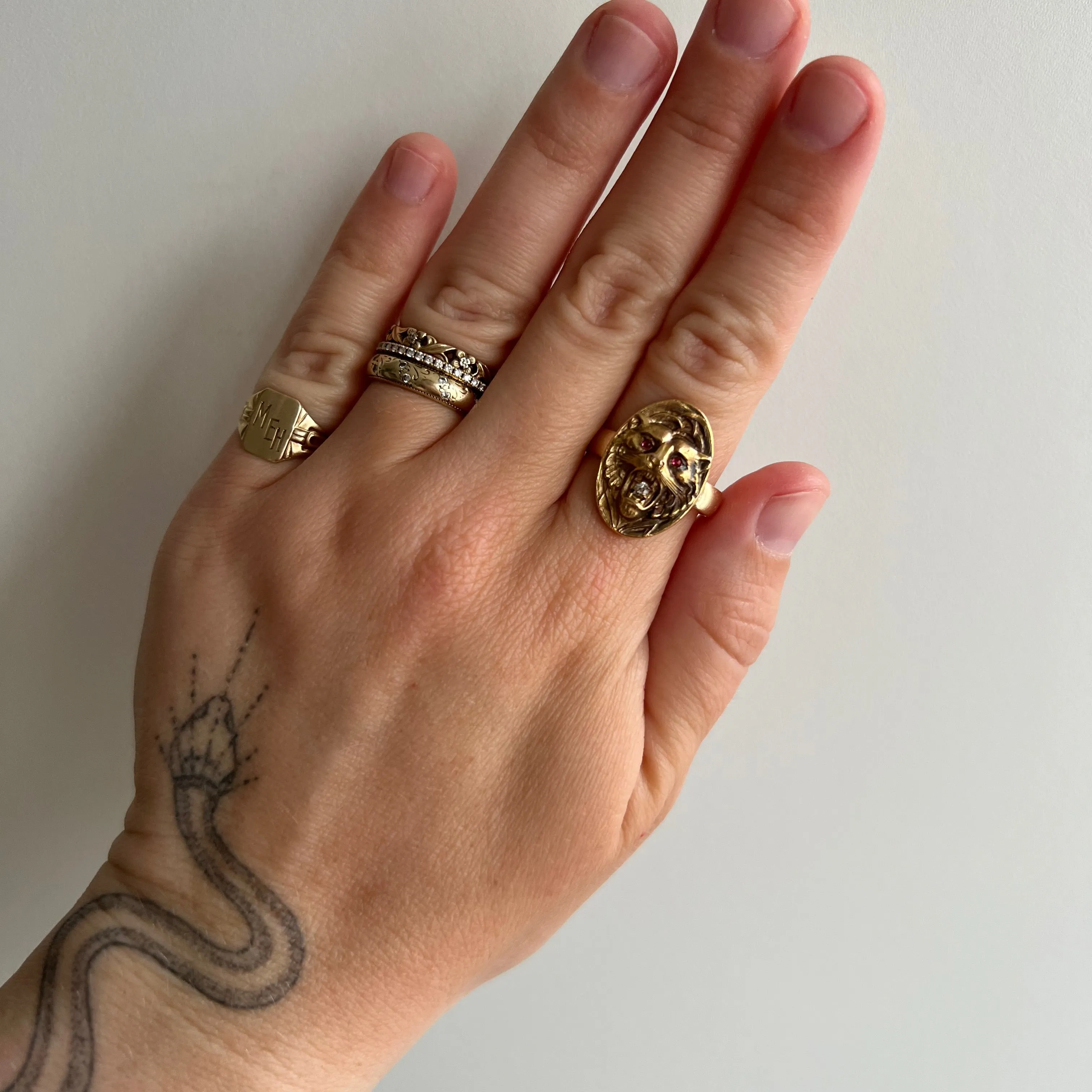 reimagined V I N T A G E // ambiguous big cat / solid 10k yellow gold art nouveau cufflink conversion ring / size 7.25 ish