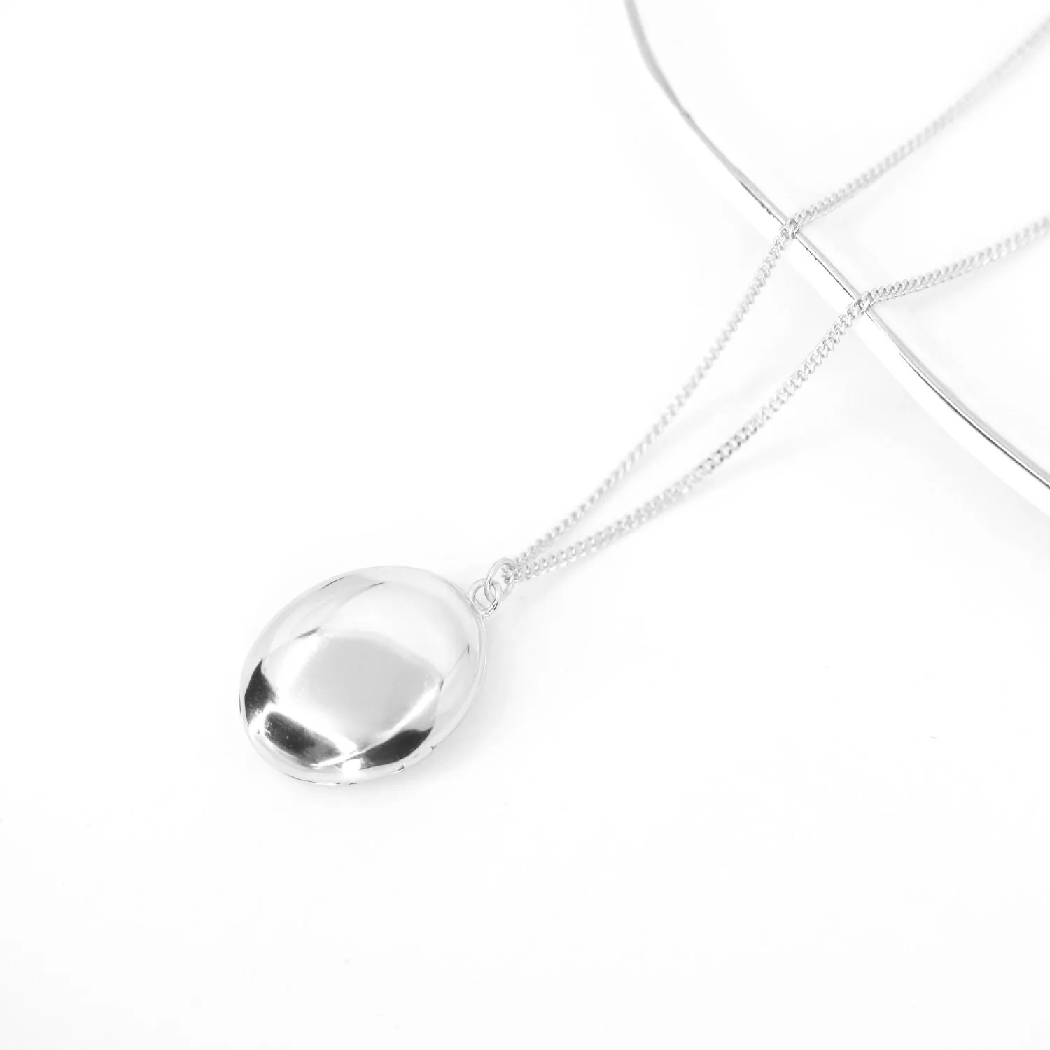 Roma Oval Locket Necklace (Silver)